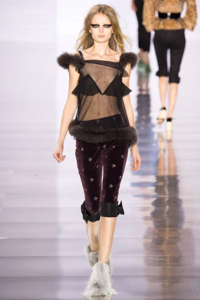 Look 30